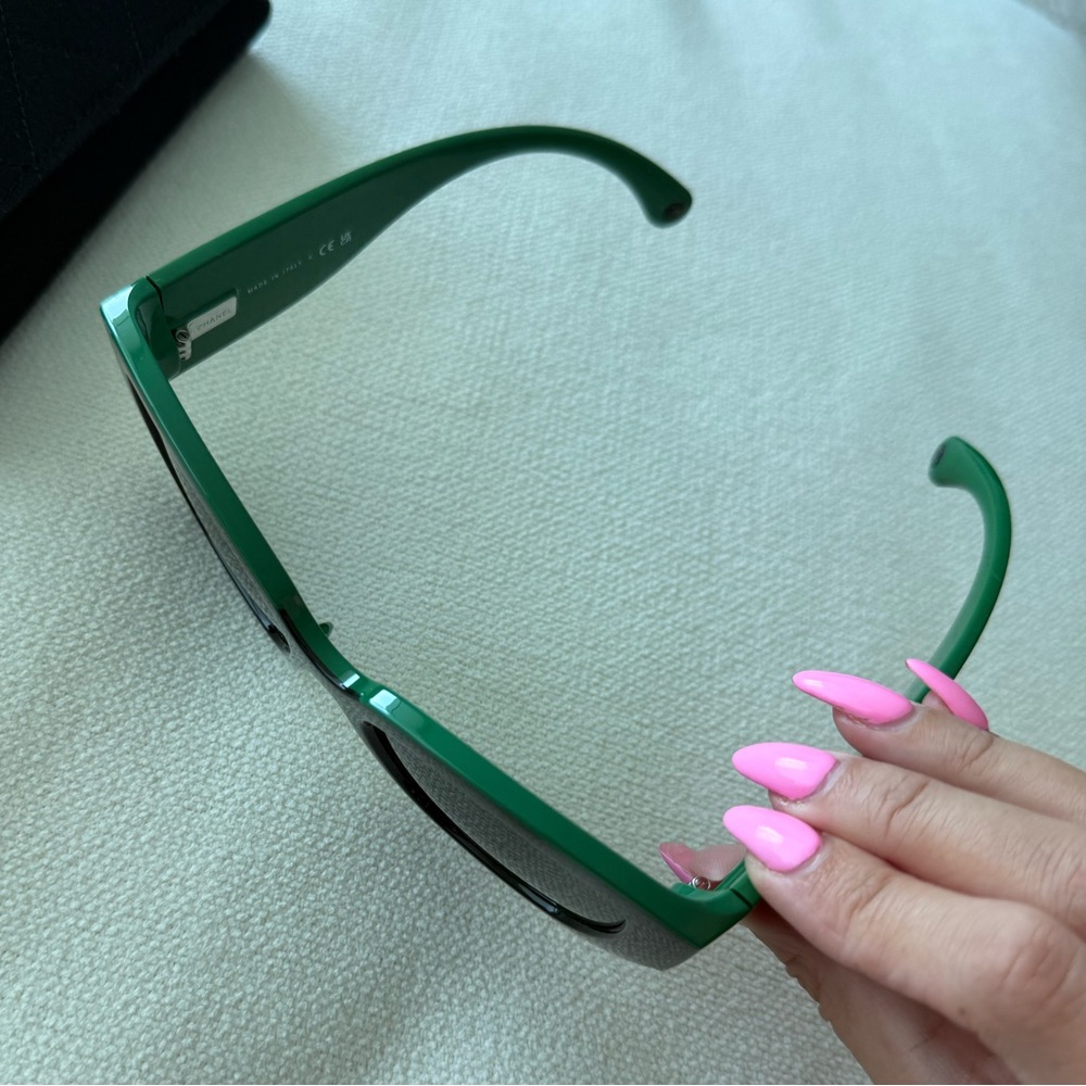 NIB CHANEL SUNGLASSES SQUARE BLACK AND GREEN - Picture 8 of 12